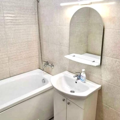 Аренда уютной квартиры-студии с отдельной комнатой и балконом, район Кьяжна, Бухарест, Румыния